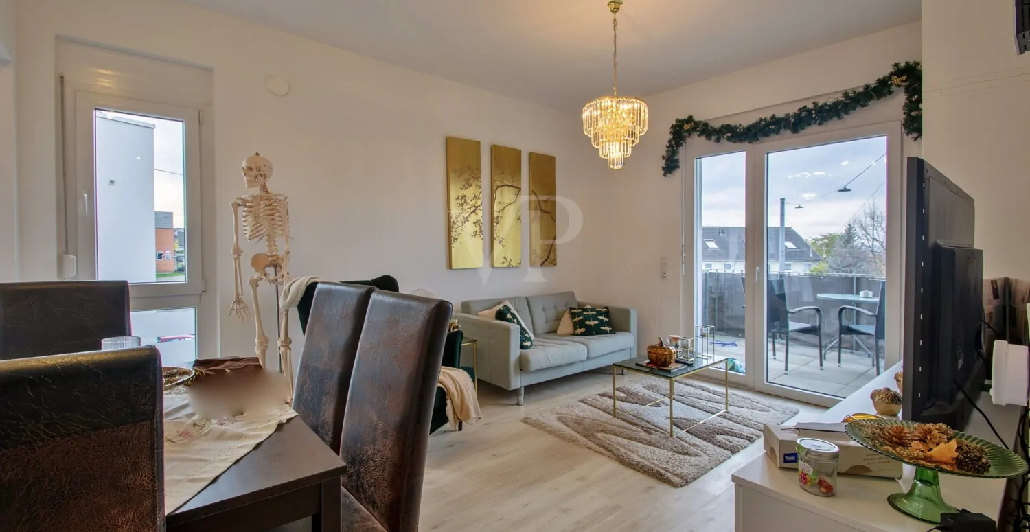 Wohnzimmer mit Balkonausgang