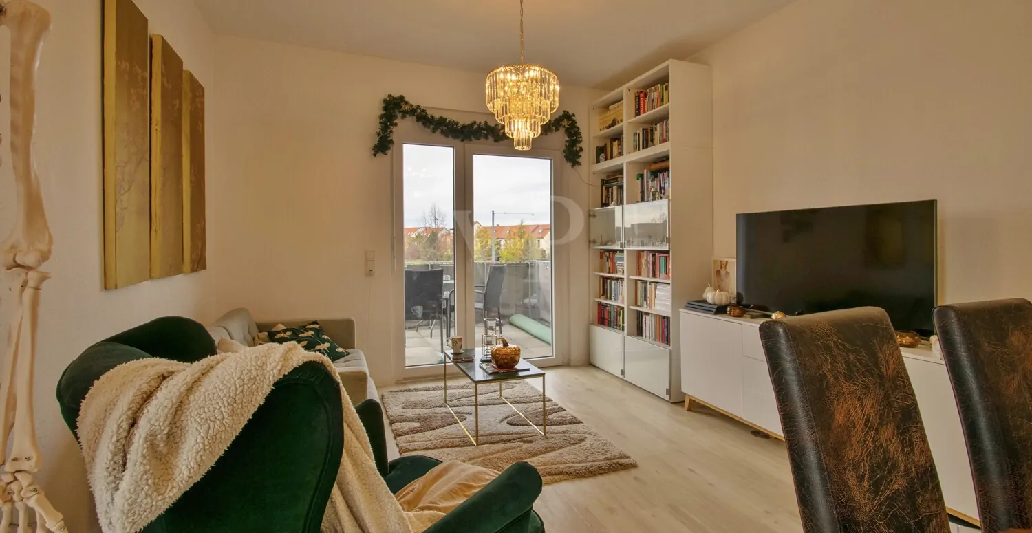 Wohnzimmer mit Balkonausgang