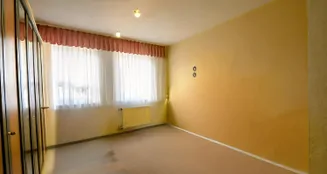 von_poll_real_estate_property_25124512V_image_7