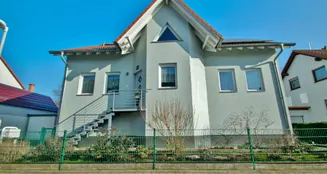 von_poll_real_estate_property_25124512V_image_2