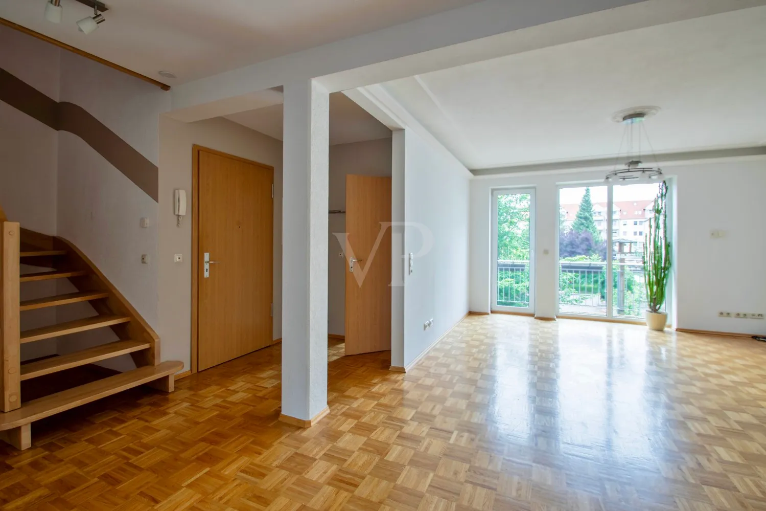 Maisonettewohnung mit Balkon über drei Etagen - Photo 2