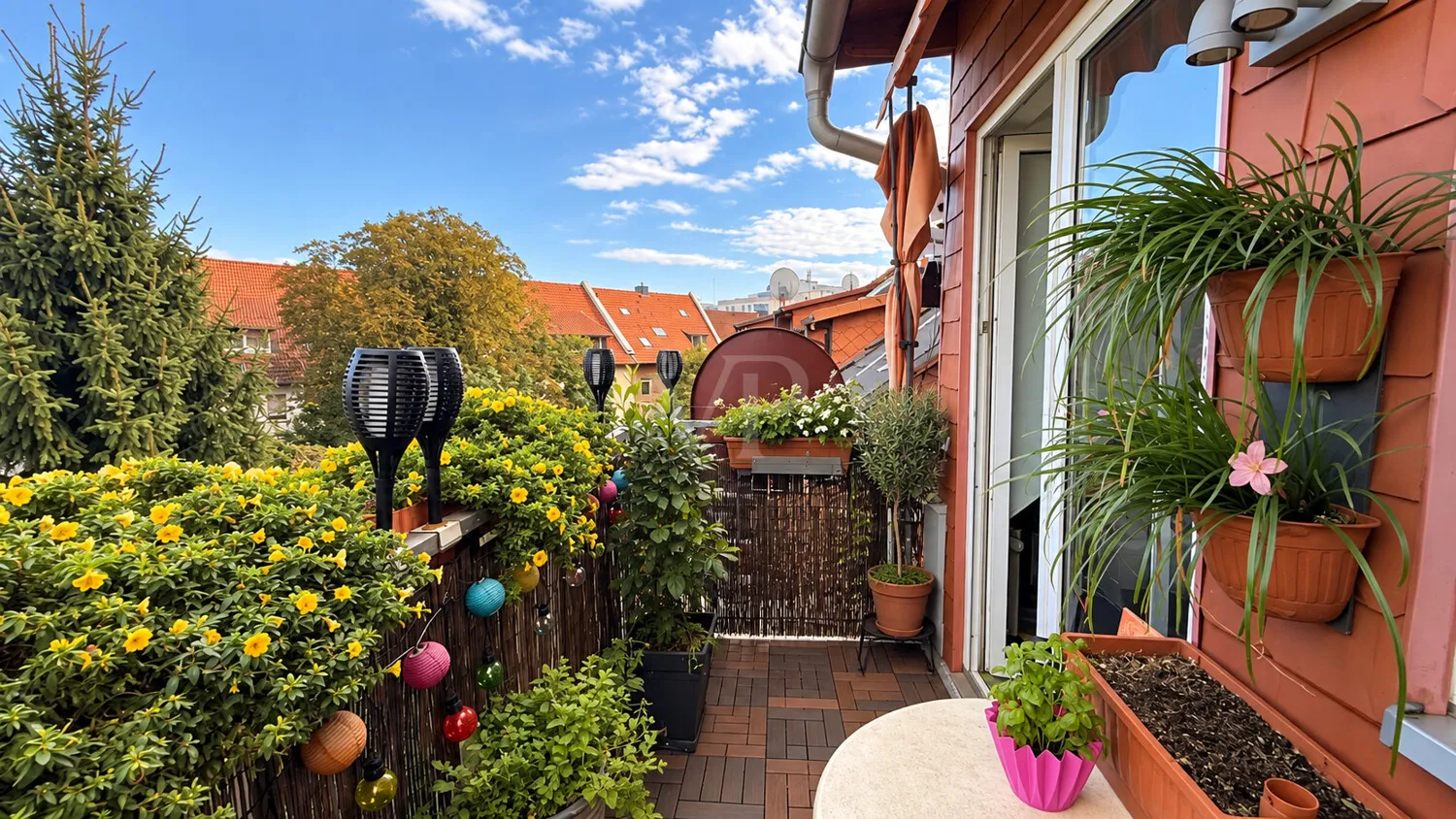 Balkon mit Blick in den Innenhof