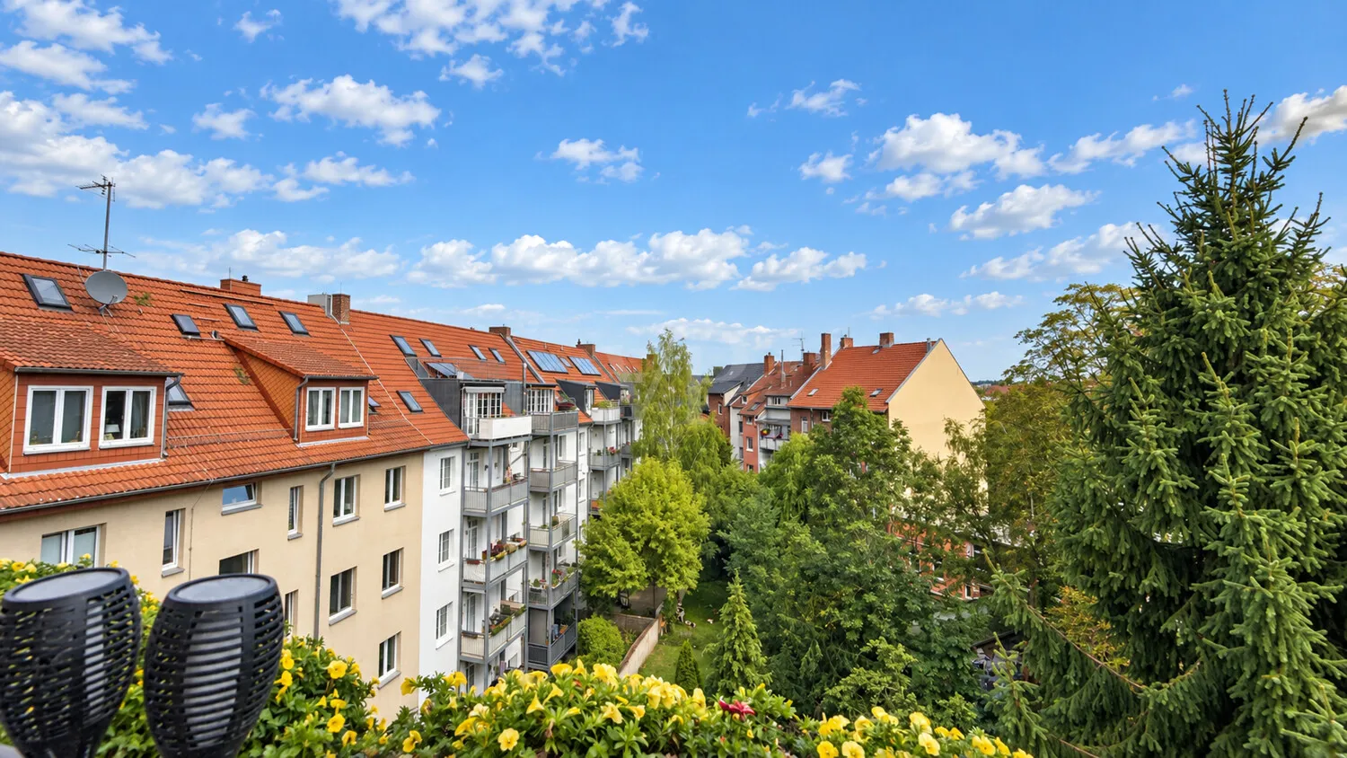 Ausblick in den begrünten Innenhof