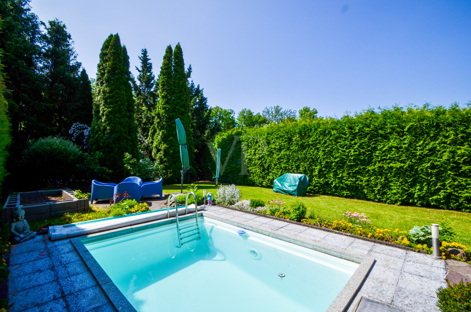 Pool Ansicht grundstück
