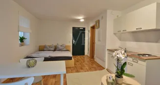 von_poll_real_estate_property_24124011_image_0