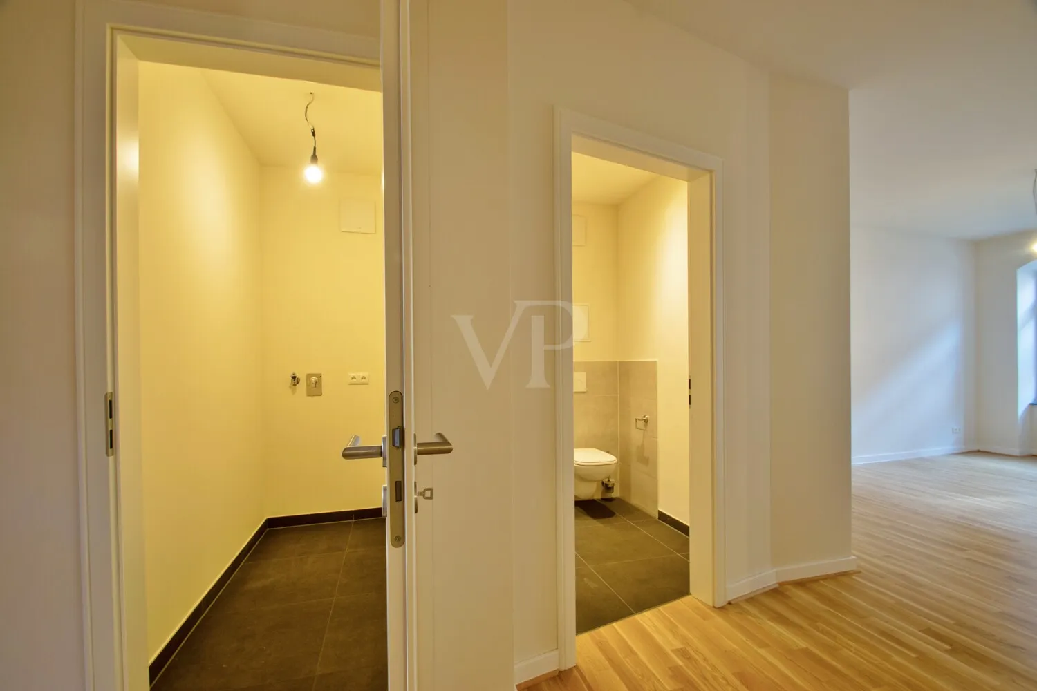 Abstellkammer und Gäste-WC