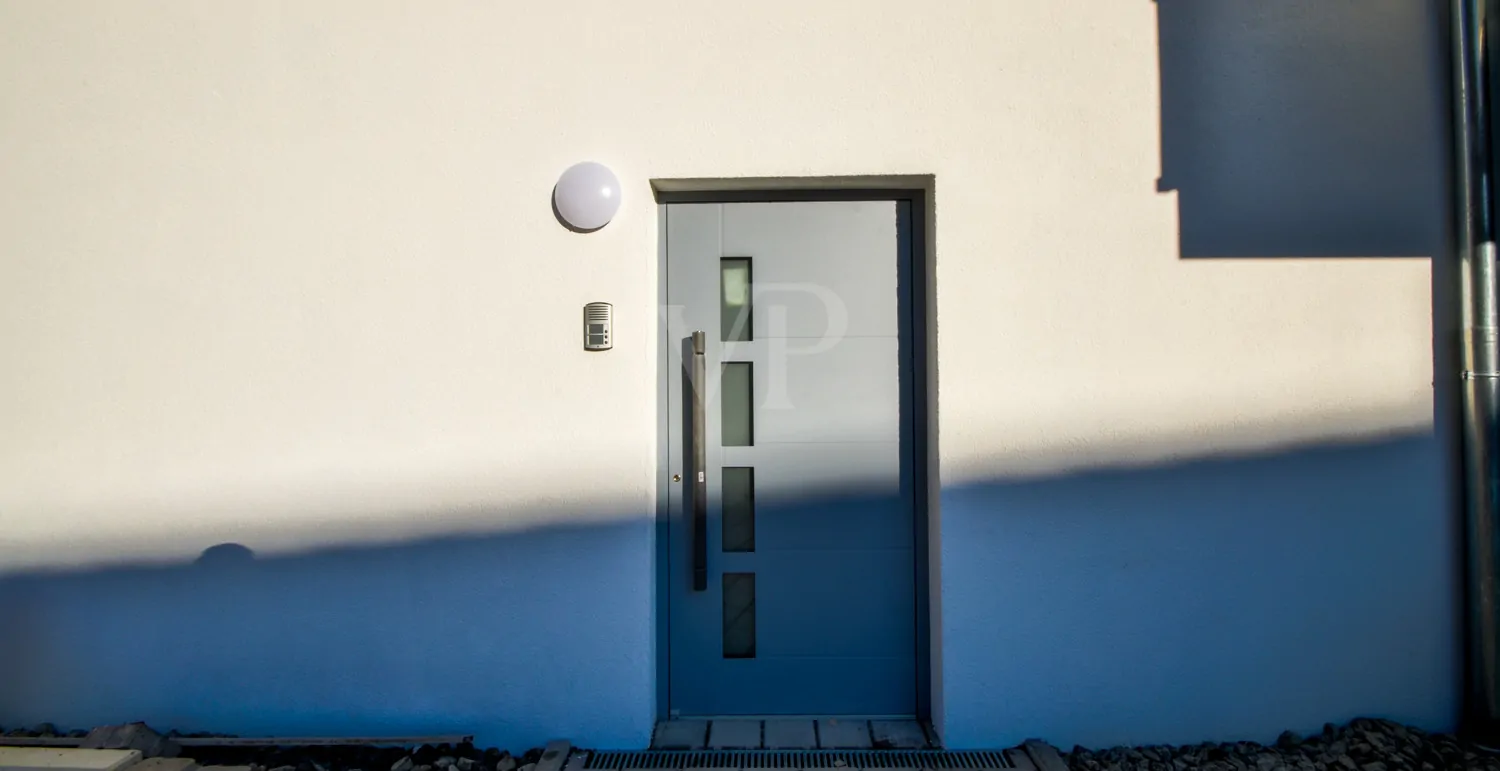 Hauseingangstür Gebäude 1