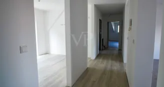 von_poll_real_estate_property_25124403_image_24