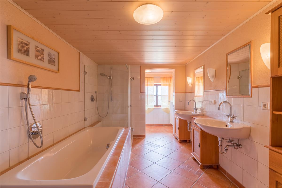 Ö Badezimmer Obergeschoss