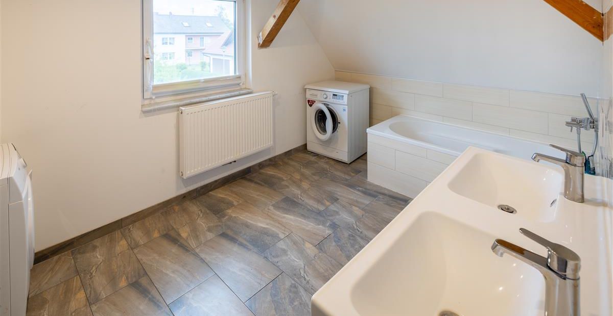 Badezimmer DG