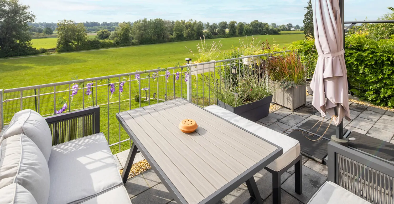 Ö Terrasse Erdgeschoss