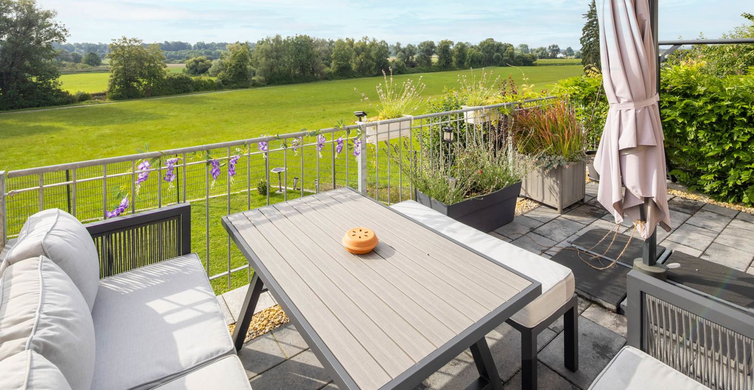 Ö Terrasse Erdgeschoss