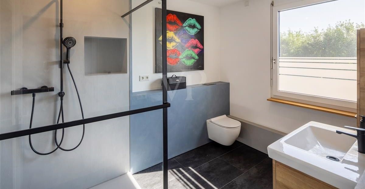 ö Badezimmer 1. OG