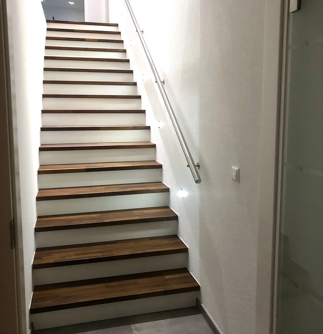 Treppenaufgang  zum 1. OG