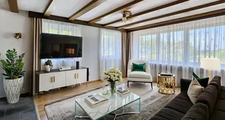 von_poll_real_estate_property_25062018MM_image_3