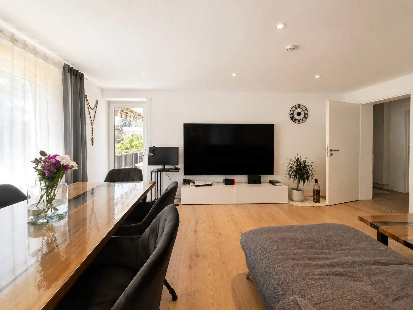 Wohn- und Esszimmer (2)