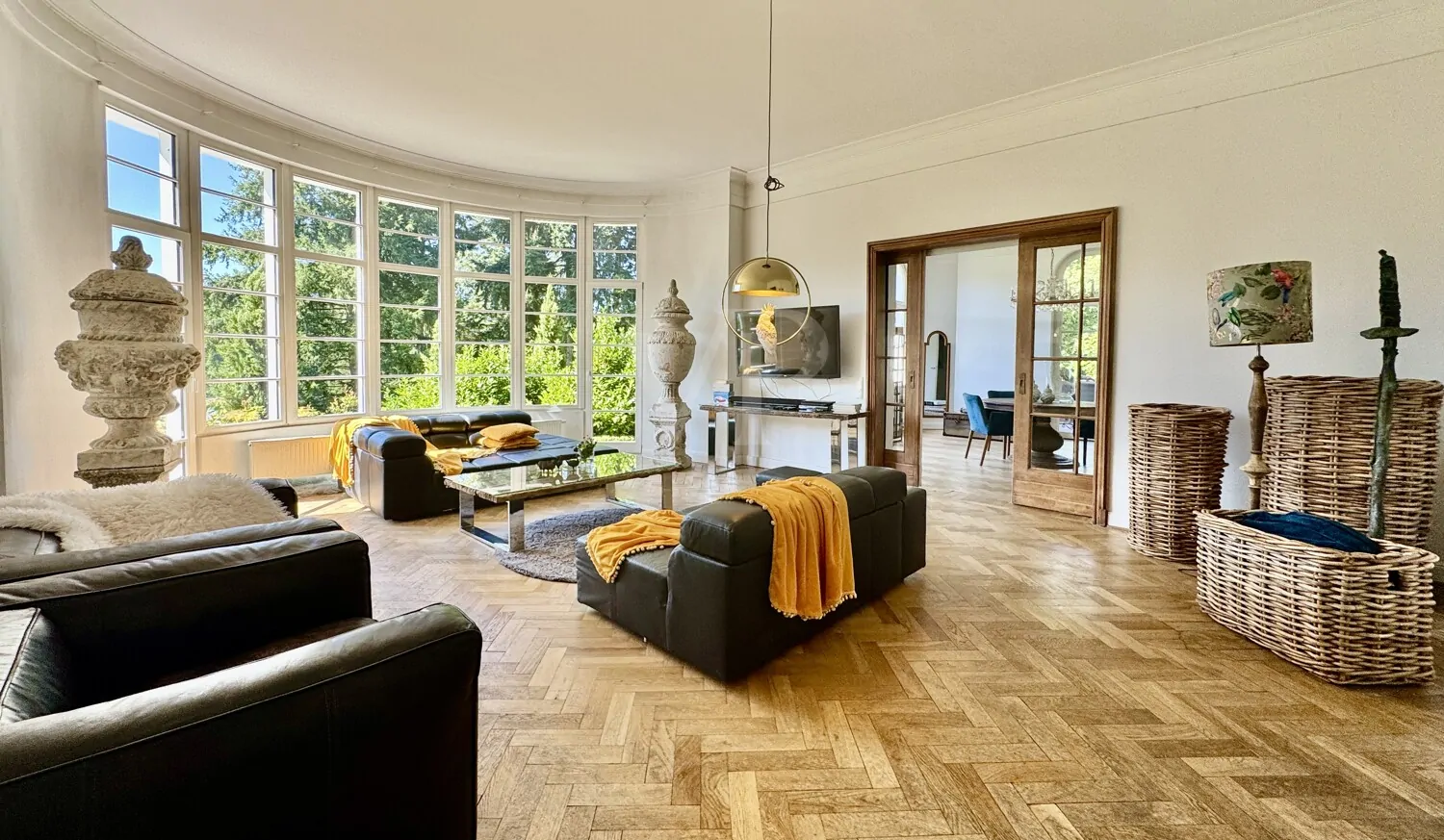 Historisch einzigartige Villa komplett saniert im Bergischen