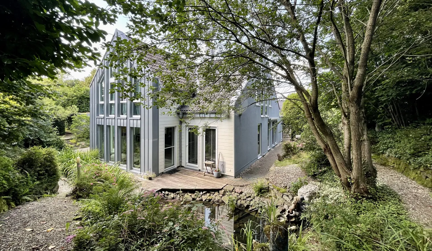 Energetisch, hochmodernes Einfamilienhaus im Zentrum von Marienheide