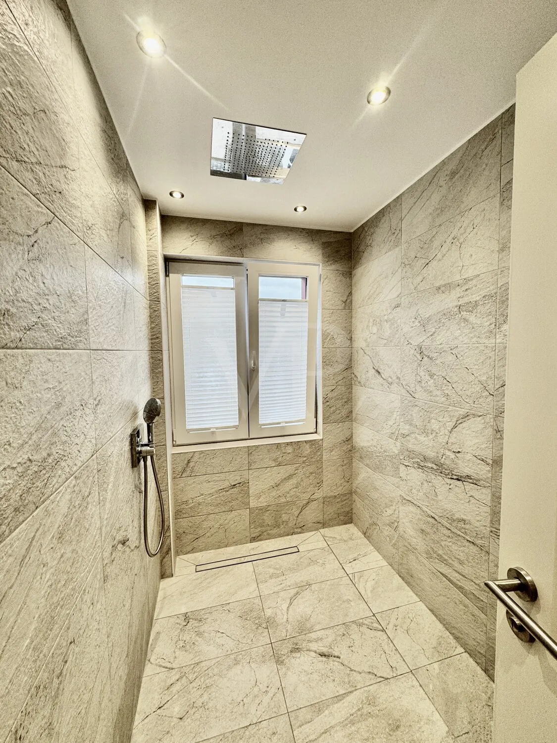 Über den Dächern von Engelskirchen Wohngeschäftshaus