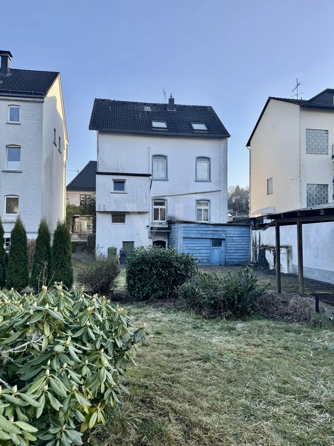 Zweifamilienhaus mit Geschäftslokal