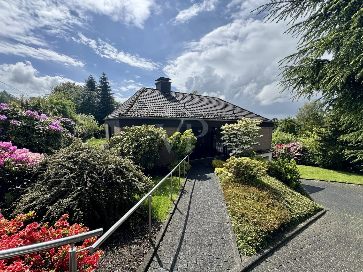 Wohnen in traumhafter Randlage –  mit unverbaubarem Naturblick in Marienheide-Müllenbach