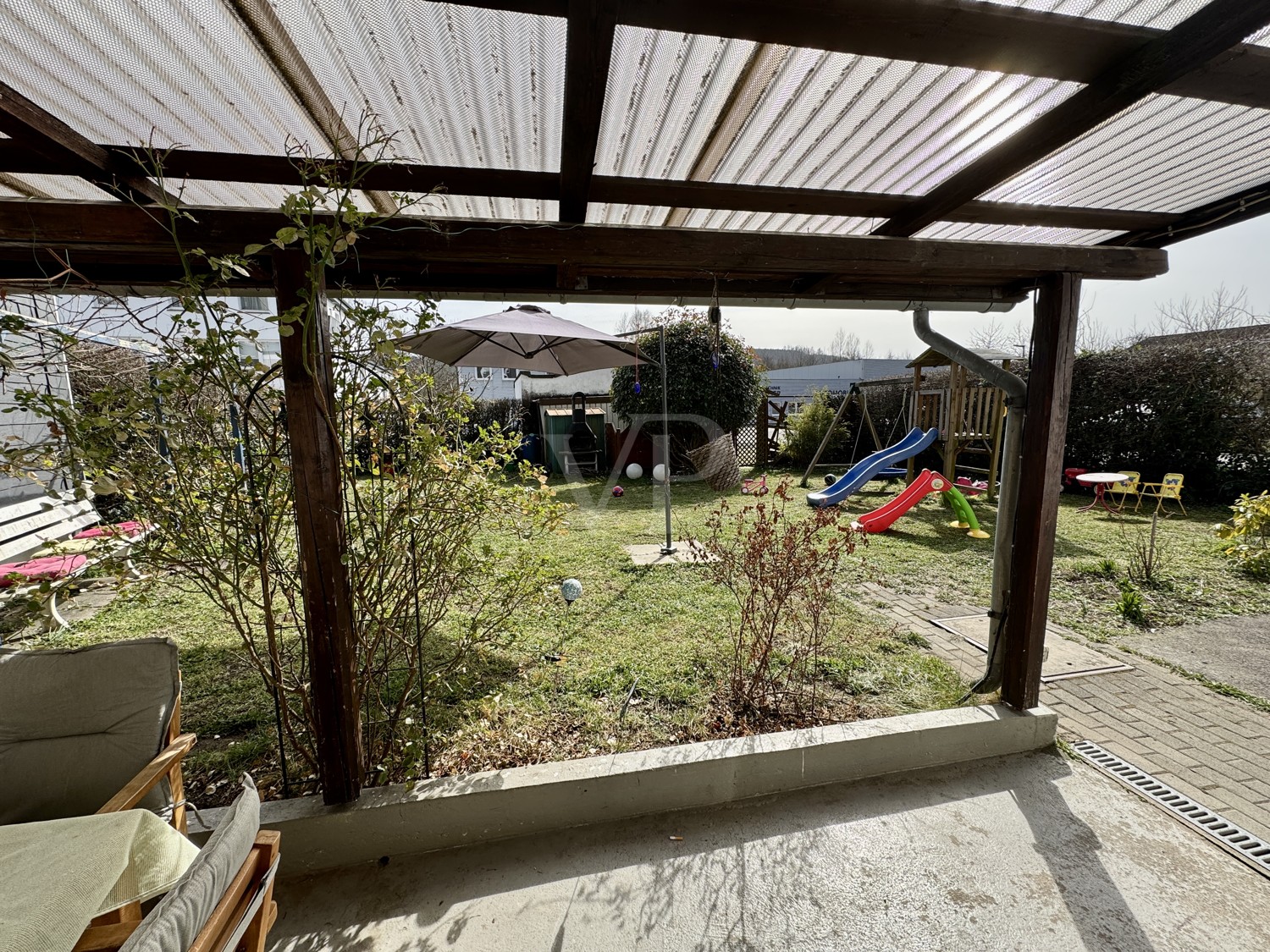 Gewerbeobjekt und Wohnhaus in zentraler Lage: Investitionsmöglichkeit mit Potenzial