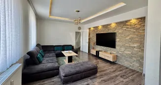 von_poll_real_estate_property_25131014_image_11