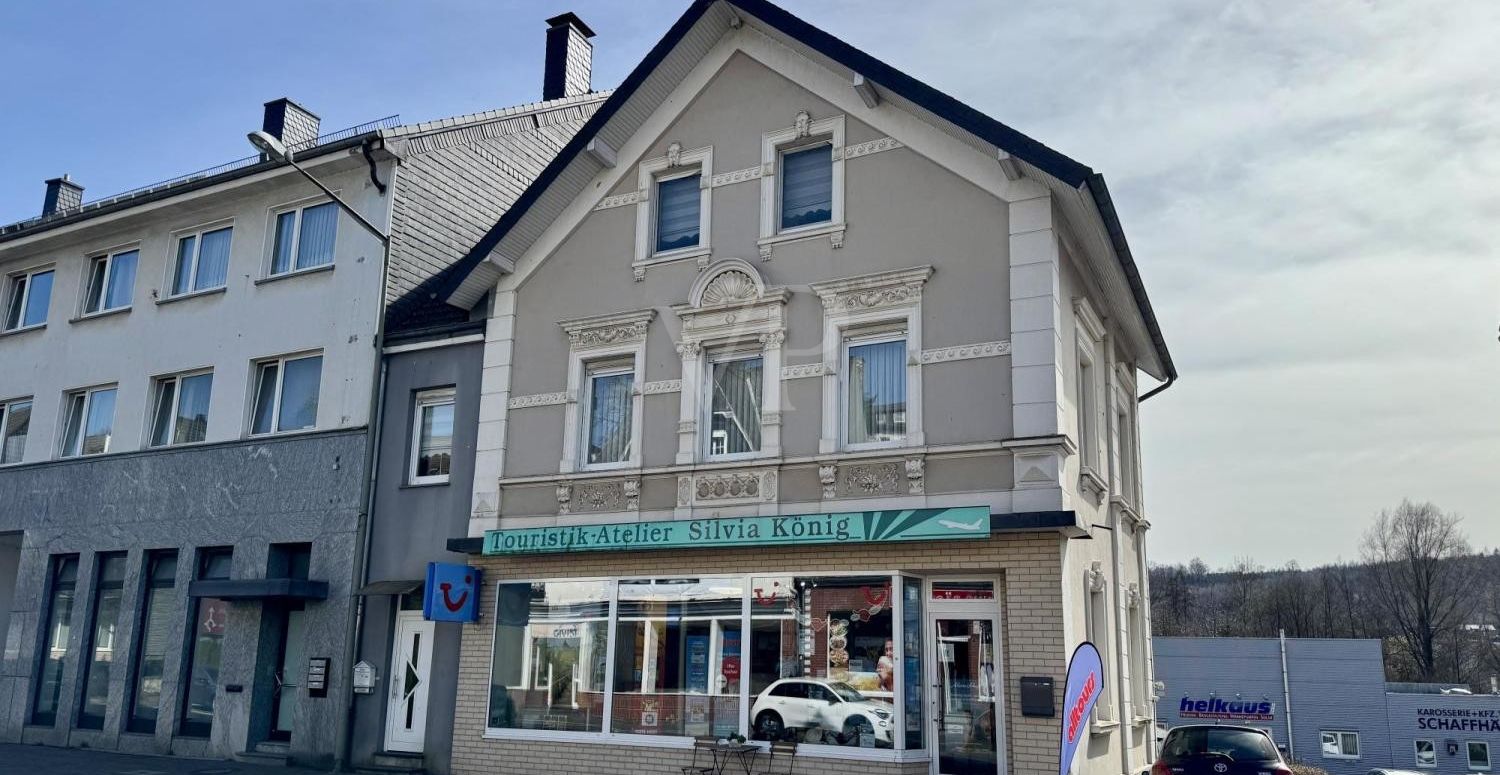 Sehr gepflegtes Wohnhaus mit Geschäftslokal in zentraler Lage Bergneustadt