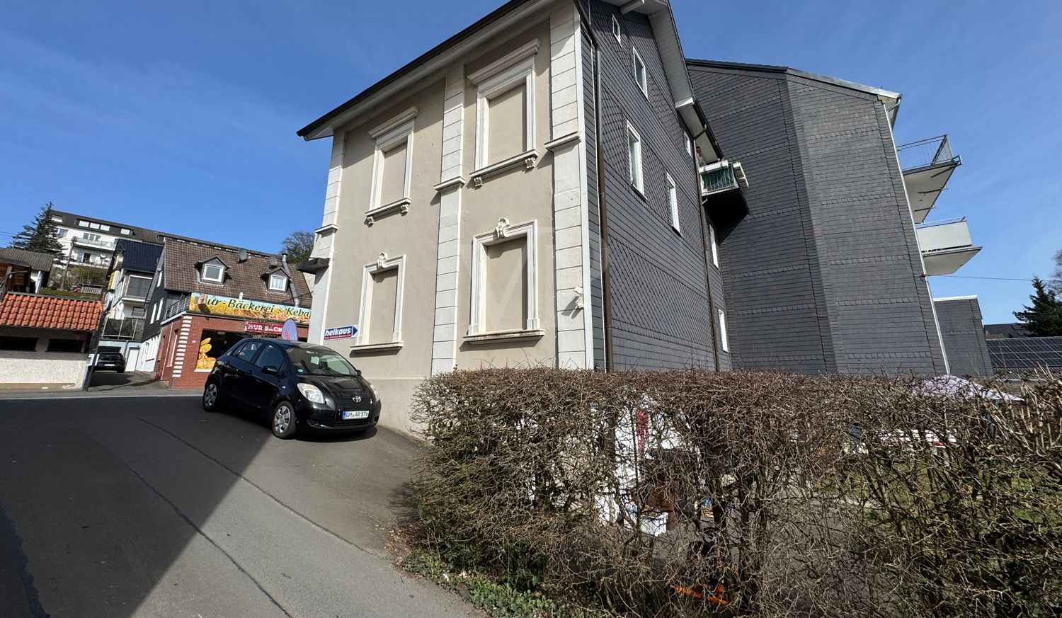 Sehr gepflegtes Wohnhaus mit Geschäftslokal in zentraler Lage Bergneustadt