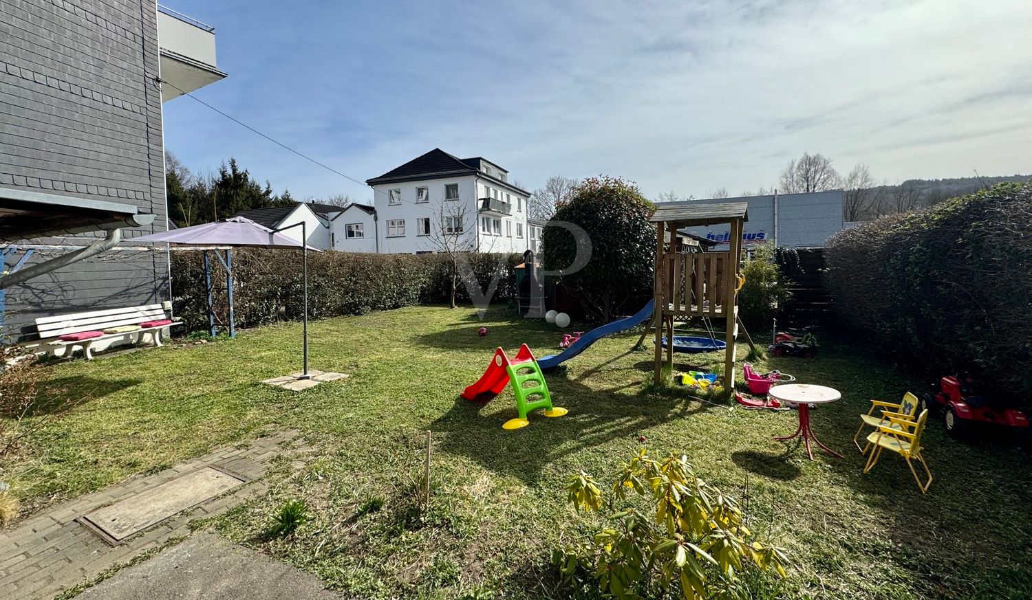Sehr gepflegtes Wohnhaus mit Geschäftslokal in zentraler Lage Bergneustadt