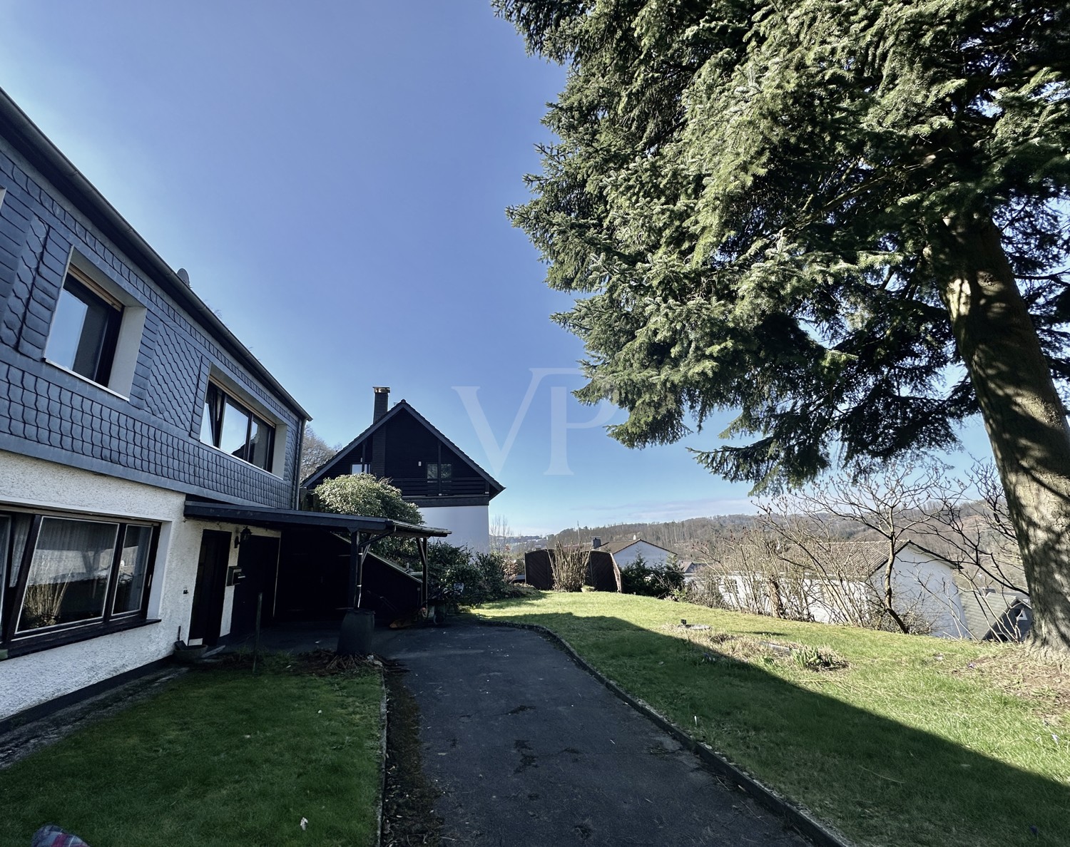 Einfamilienhaus mit Einliegerwohnung in bester Höhenlage!