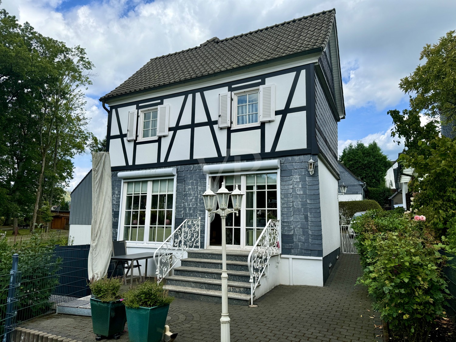 Historisch gepflegtes EFH mit Baugrundstück in der Altstadt von Bergneustadt