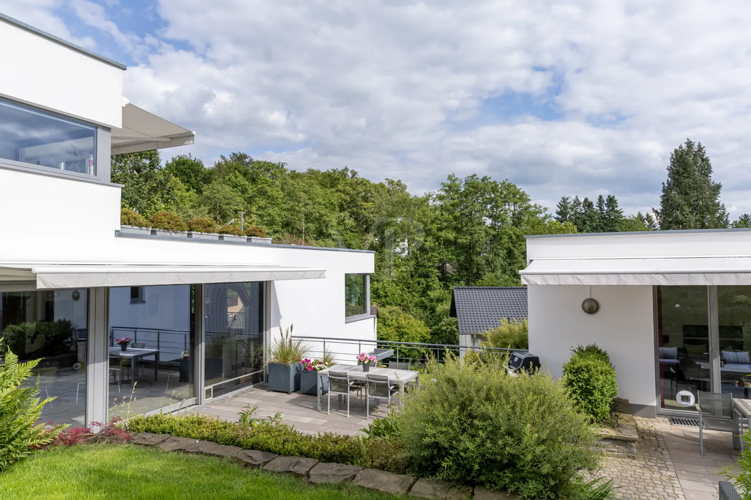 Hauptterrasse 1 Garten