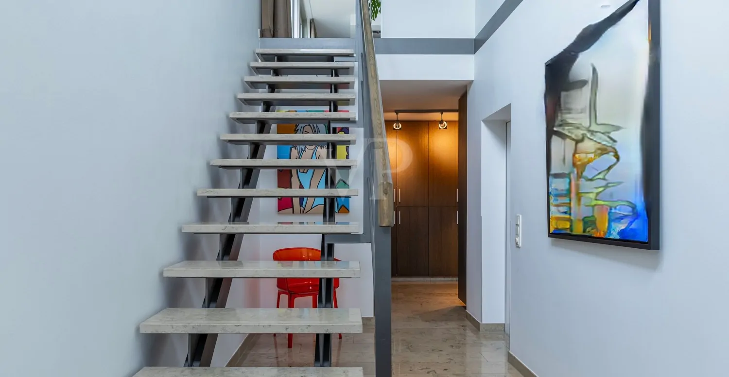 Treppenaufgang Haus 1