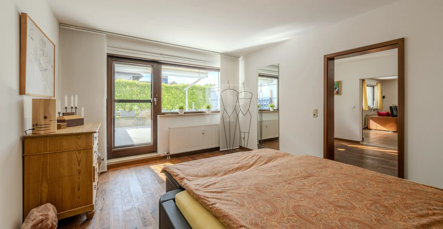 Schlafzimmer mit Ankleide