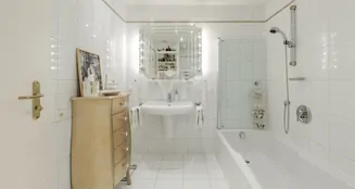 von_poll_real_estate_property_25079049_image_8