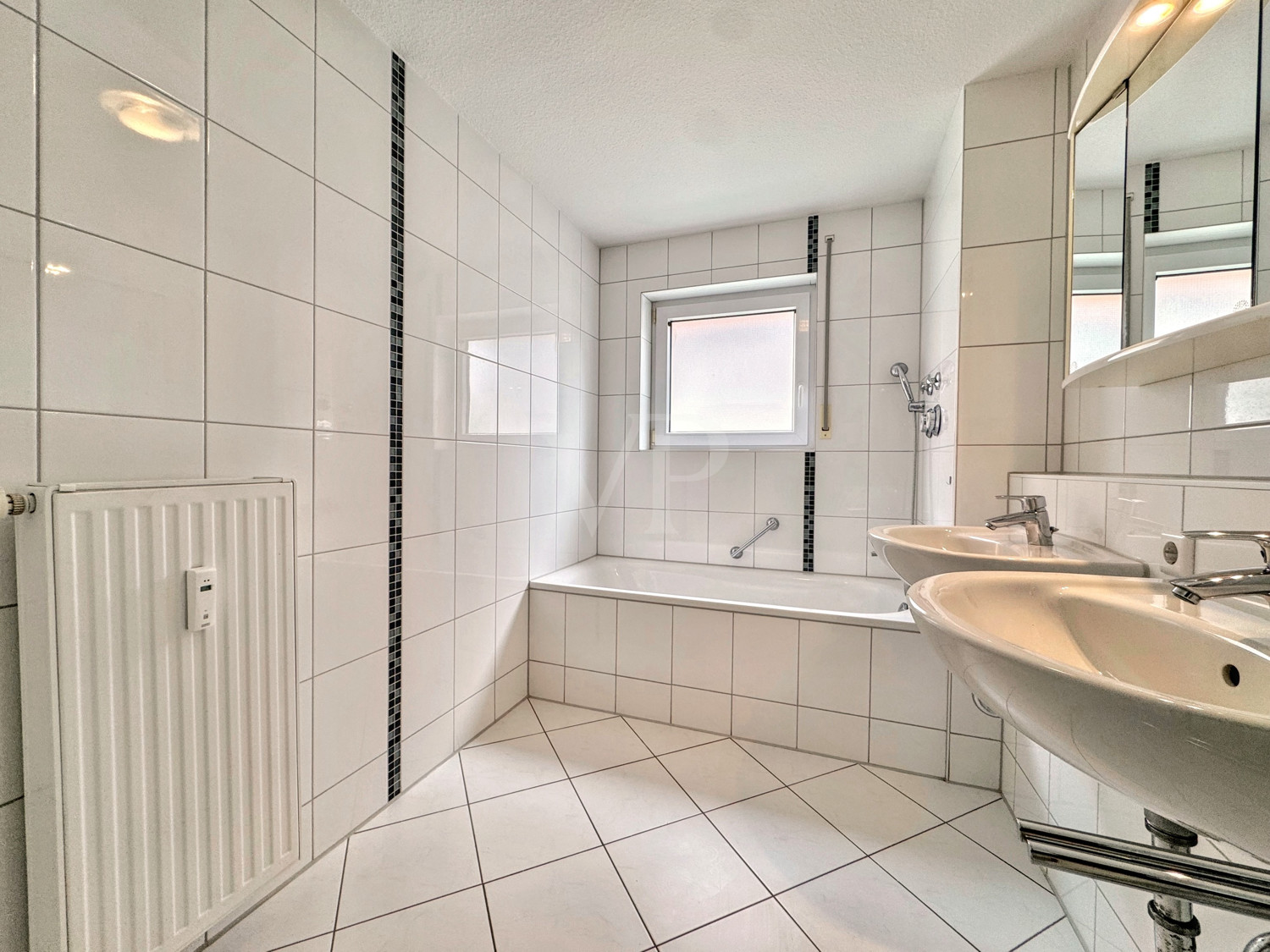 Bad mit Wanne