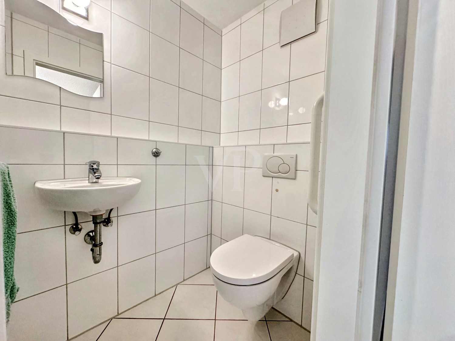 separates WC
