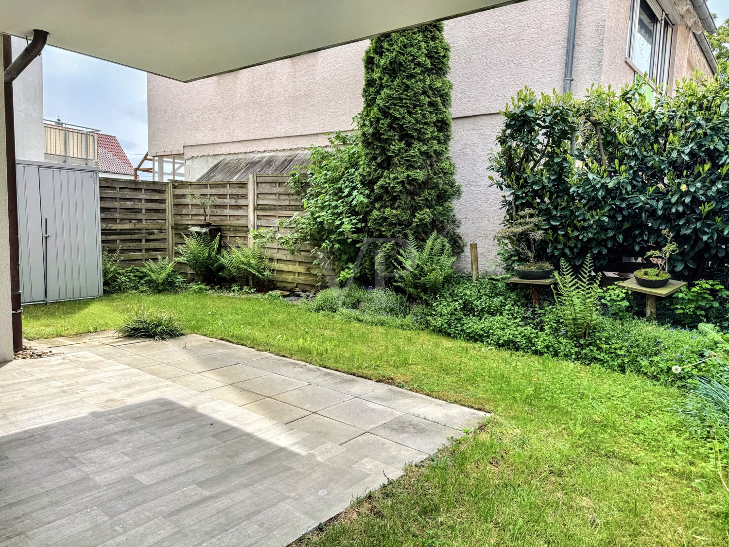 Terrasse mit Garten