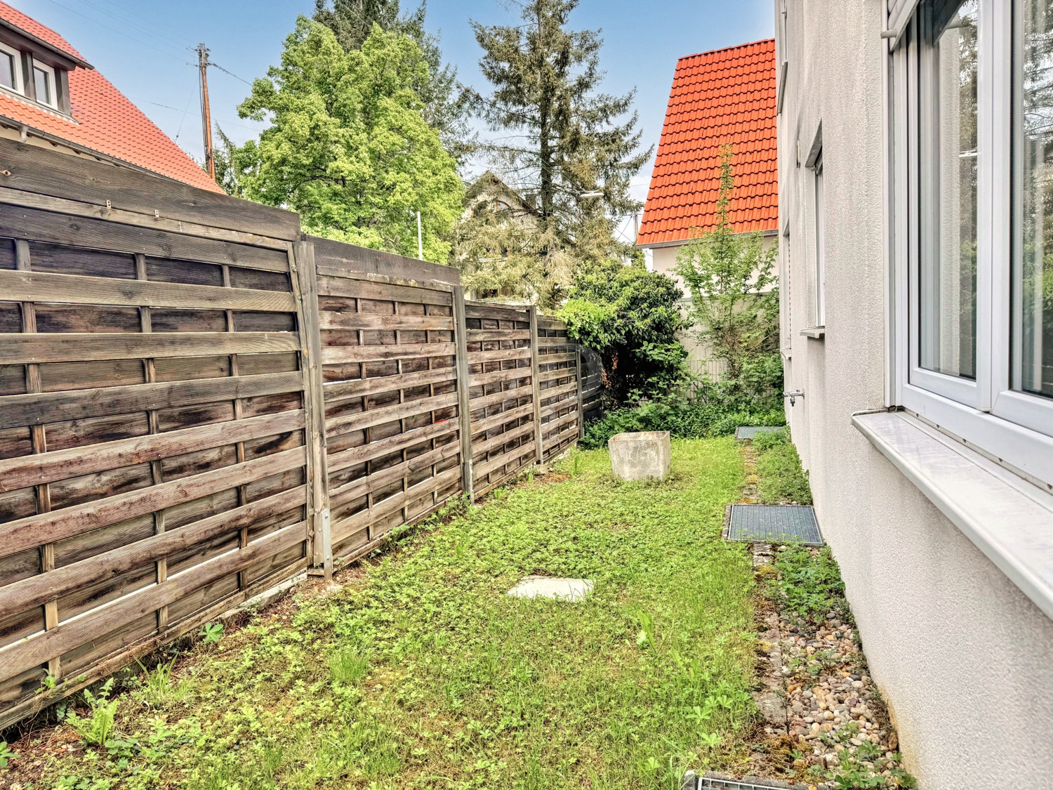 seitlicher Garten
