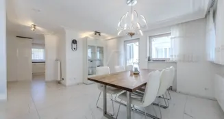 von_poll_real_estate_property_25079026_image_1