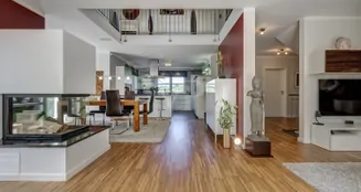 von_poll_real_estate_property_25082126_image_1