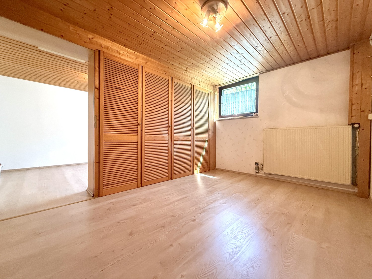 Zimmer III Ansicht I UG