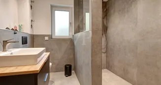 von_poll_real_estate_property_25082116_image_18