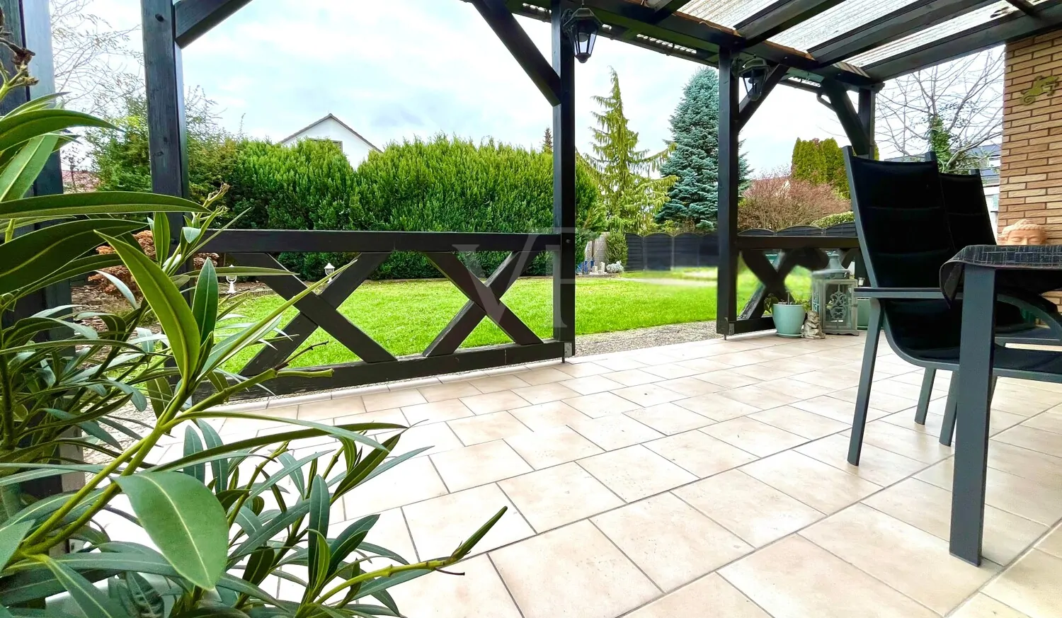 Idyllische Terrasse Erdgeschoss