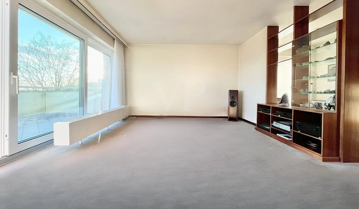 Lichtdurchfluteter Wohn- und Essbereich