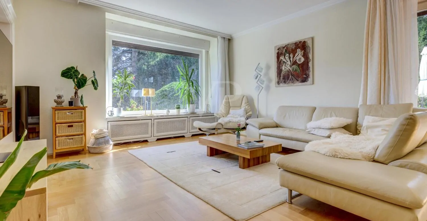 Unternehmervilla in Bestlage mit Pool