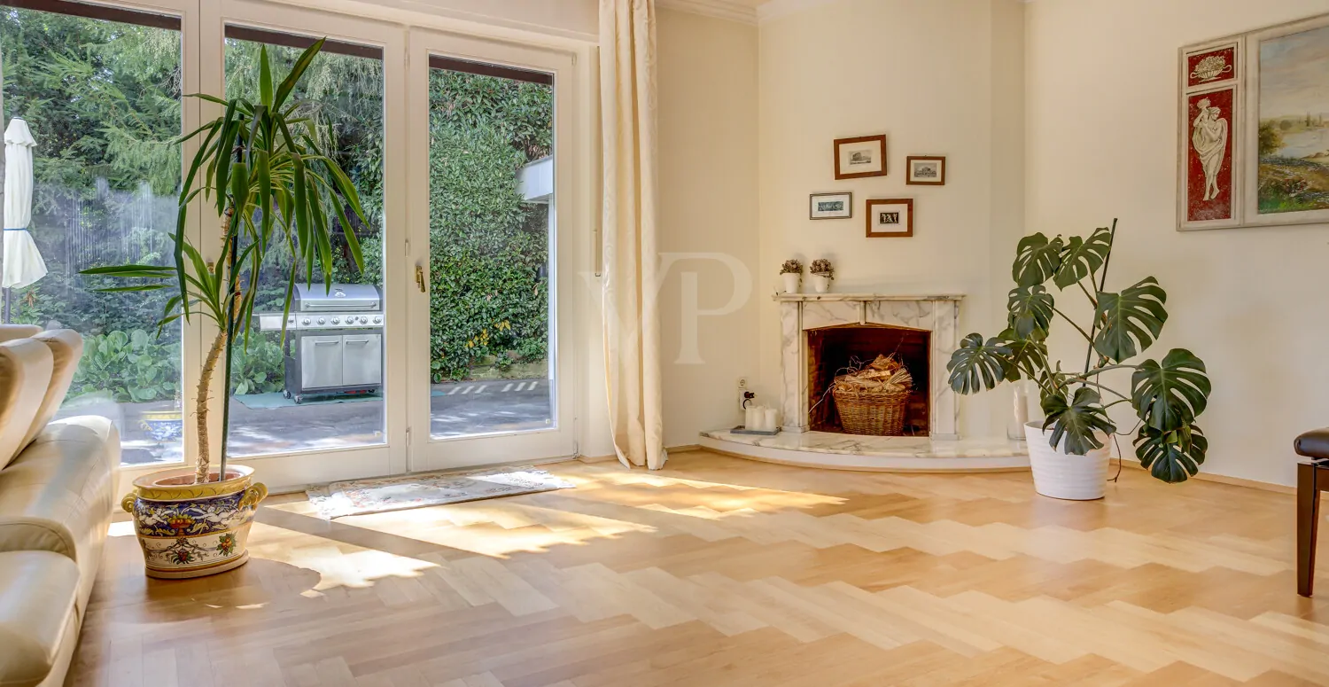 Wohnbereich mit offenen Kamin