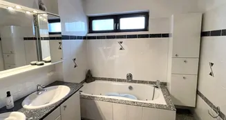 von_poll_real_estate_property_25082161_image_8