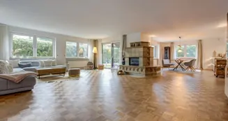 von_poll_real_estate_property_26082012_image_1